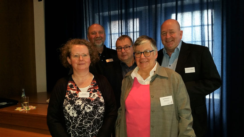 &bdquo;Wir alle sp&uuml;ren in unserem Alltag, dass das Leben teurer geworden ist und, dass wir uns auch nicht mehr alles leisten k&ouml;nnen&ldquo;, so B&uuml;rgermeister Michael J&auml;cke in seinem Gru&szlig;wort zur Veranstaltung Verbraucherforum 60+: Clever Haushalten im Martinihaus. 