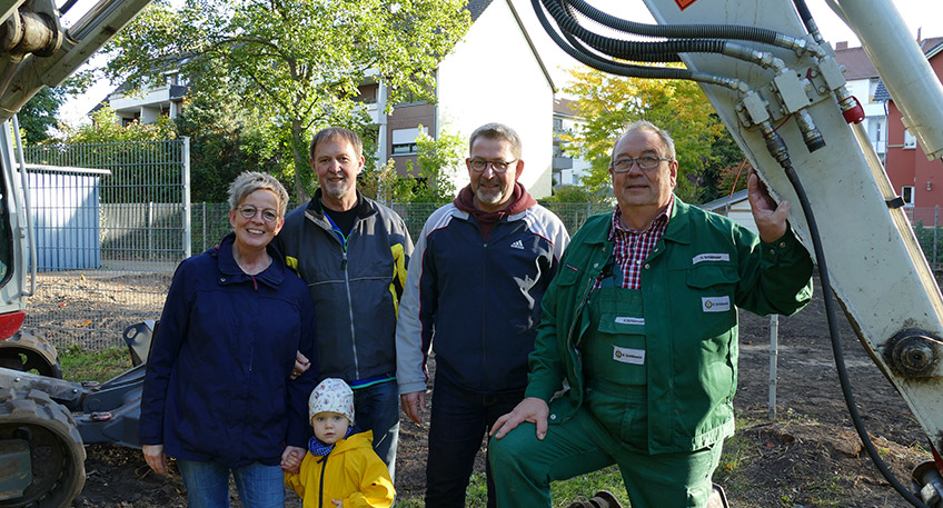 Wo vor Kurzem noch Dornenbüsche und Gestrüpp wucherten, entsteht jetzt ein anregender Lernort für die Schülerinnen und Schüler der Wichernschule. Die Förderschule der Diakonie Stiftung Salem gestaltet auf dem Schulgelände einen sogenannten Auszeitgarten, der basale und kognitive Anregungen für Schülerinnen und Schüler bereithält.