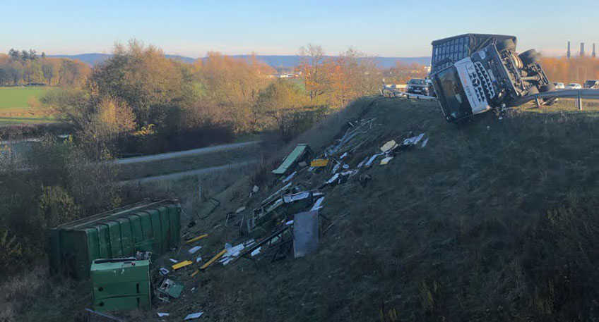 20221121 hallo minden lkw unfall