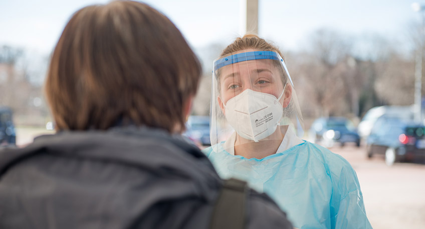 Die Testzentren der M&uuml;hlenkreiskliniken haben &uuml;ber die Weihnachtsfeiertage angepasste &Ouml;ffnungszeiten. Zwischen Weihnachten und Silvester gelten die &uuml;blichen &Ouml;ffnungszeiten. Alle weiteren Informationen und Terminbuchungen finden Sie auf der Website.