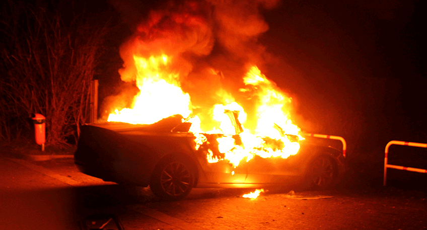 20221221 hallo minden brand auto