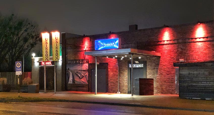 Eine Auseinandersetzung zwischen mehreren Personen vor einer Diskothek an der Portastra&szlig;e besch&auml;ftigt gegenw&auml;rtig die Polizei.