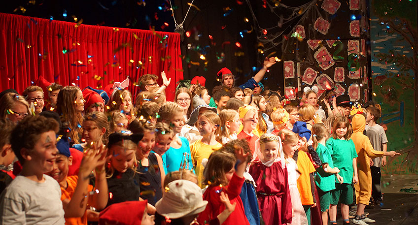 Der Kinder- und Jugendzirkus Peppino Poppollo ist seit über 30 Jahren ein erfolgreiches Projekt. Nach den Sommerferien startet der Zirkus wieder voll durch. Dabei können Kinder und Jugendliche zwischen sechs und 17 Jahren jederzeit mitmachen.