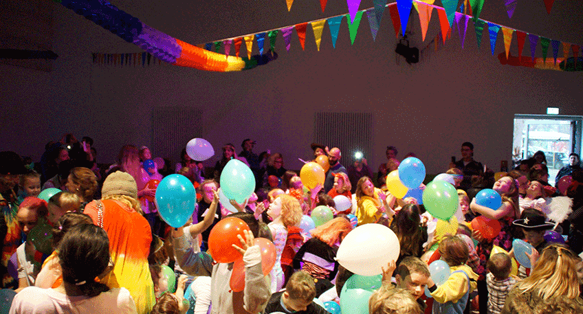 Das Kinder- und Jugendkreativzentrum Anne Frank und der Freizeitmitarbeiterclub Minden (FMC) e.V. laden am Samstag, 18. Februar, zur großen Kinderkarnevalspartys ein. Die Party steigt in der Salierstraße 40 in 32423 Minden.