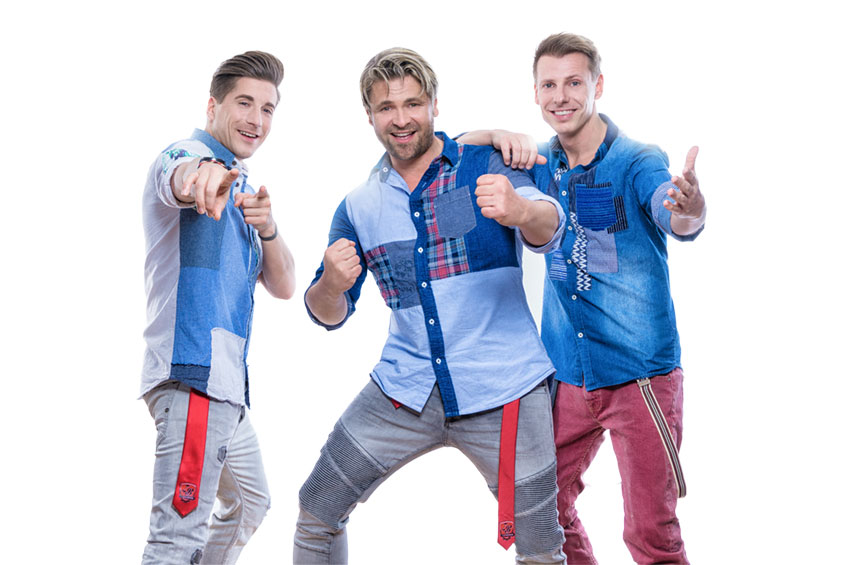 Jahrelang haben die Zipfelbuben aus sicherem Abstand das animalische Treiben des weiblichen Homosapiens während der Paarungszeit beobachtet. Alles nur mit einem Ziel: Das eine Mädchen zu finden, über das es sich lohnt einen Song wie diesen zu schreiben. Und dann war sie da, die perfekte Muse – und es entstand ein Werk von fragwürdiger Güte und flatterhafter Poesie. Ein Song mit so viel Tiefe wie eine ölige Pfütze am Bordsteinrand. „Olivia“. Die Kehrseite des Abziehbildes der Unschuld in Persona, die jeder kennt und noch mehr will. Und nun hat sie sogar ihre eigene Hymne. Nur ihre Mutter, die weiß von nichts…