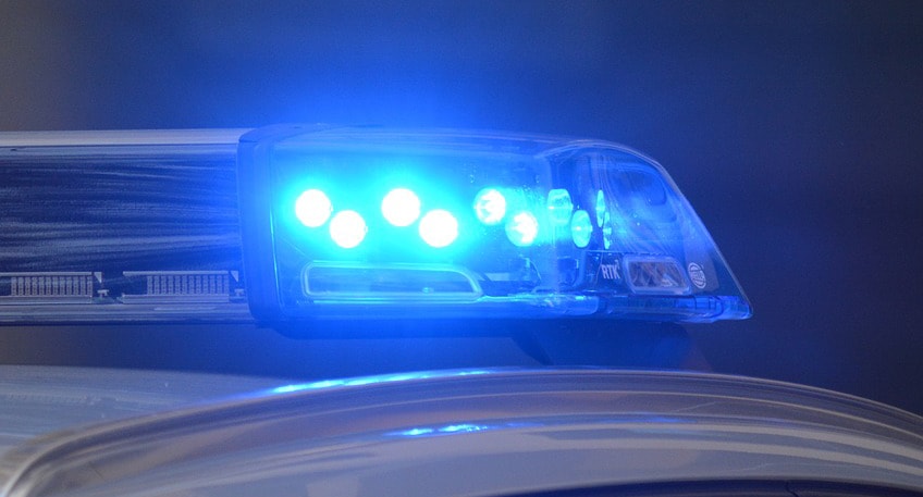 Am Montagabend, 20.03.2023, flüchtete ein Fahrzeugführer zu Beginn einer Verkehrskontrolle und verletzte zwei Polizisten dabei schwer. Die Staatsanwaltschaft Bielefeld und die Mordkommission der Polizei Bielefeld übernahm die Ermittlungen.