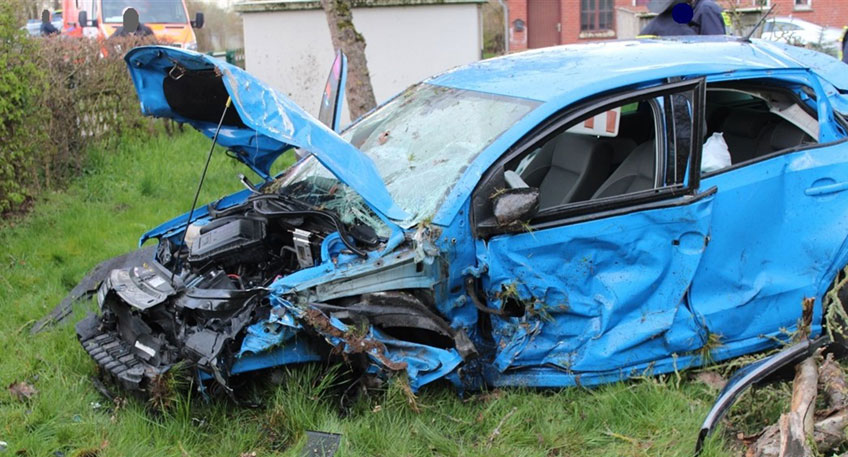 Zu einem Verkehrsunfall, in dessen Folge drei Personen verletzt wurden, kam es am Mittwochabend auf der B 482 in Höhe Windheim.
