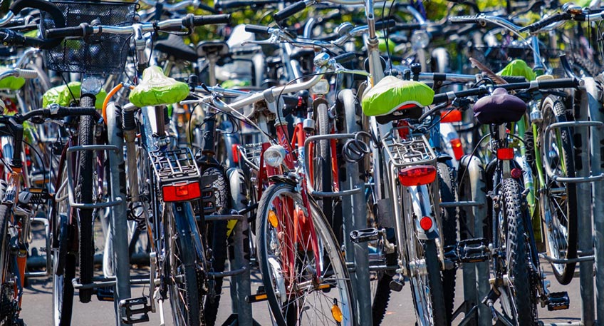 Am 11. Mai laden ADFC Minden L&uuml;bbecke und Stadtbibliothek zu einem gemeinsamen Fahrradaktionstag ein. Von 16 Uhr bis 18 Uhr finden Interessierte vor der Bibliothek am K&ouml;nigswall 99 einen Infostand des ADFC, den Fahrradsimulator der Verkehrswacht und es besteht die M&ouml;glichkeit zur Fahrradcodierung.