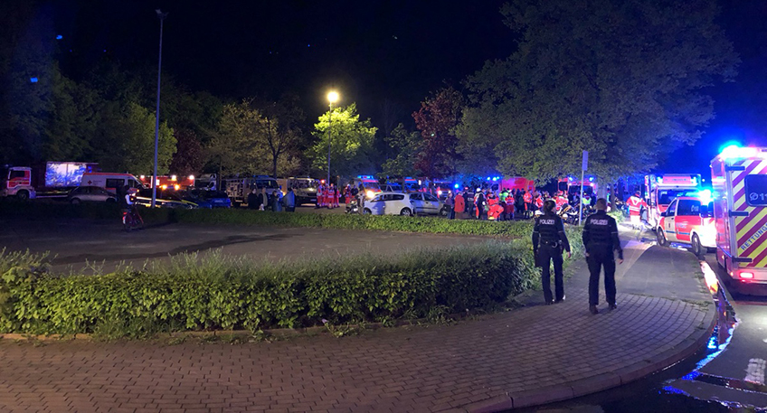 Samstagabend, am 6.05.2023, wurde der Feuerwehr Minden ein Kellerbrand an einem Mehrfamilienhaus gemeldet. Bei Ankunft der Einsatzkr&auml;fte wurde eine starke Rauchentwicklung festgestellt, die sich bis in die Wohnungen ausbreitete.