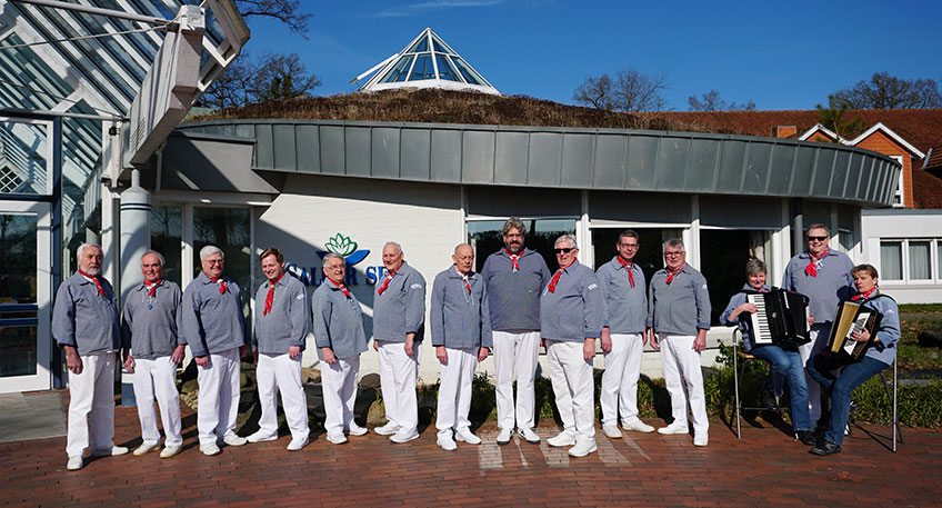 Am Sonntag, 30. Juli 2023, tritt der „SHANTY CHOR Hansestadt Herford“ in der Zeit von 10.30 Uhr bis 11.30 Uhr bei den Mindener Hafenkonzerten im Konzertpavillon an den Mindener Schleusen auf.