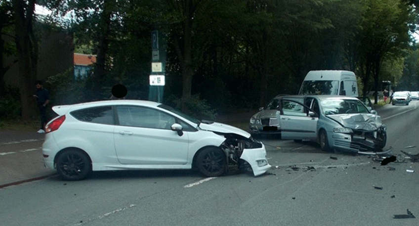 Das ist auch interessant: Neue 'Integreat'-App unterst&uuml;tzt Integration im Kreis  Autofahrerin nach Unfall ins Krankenhaus gebracht  Zwei F&uuml;hrungen durch das sommerliche Gro&szlig;e Torfmoor  Infos zu Lichtsignalanlagen und rechtsabbiegenden Autos  Anzeige Eigenanzeige-HaMi-2020-55cent-848x457