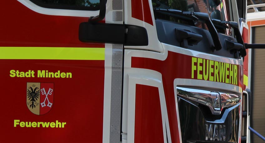 Die Feuerwehr Minden wurde um kurz nach 14 Uhr zu einem bestätigten Gasaustritt in die Paul-Ehrlich-Straße alarmiert. Ein Streifenwagen der Polizei hatte in zwei Baugruben am Straßenrand einen Gasaustritt bemerkt.