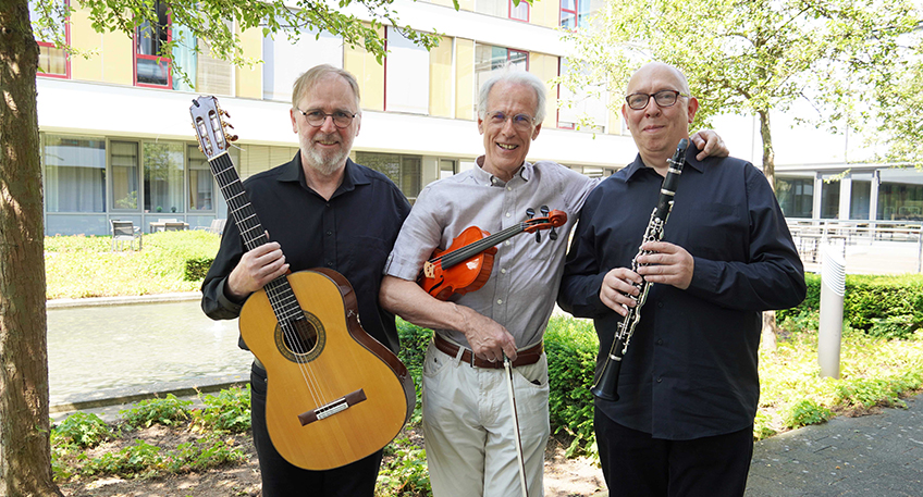 Nach ihrem erfolgreichen Comeback im September kehren Musiker Dr. Etienne Li&eacute;nard und seine Musikerkollegen erneut ins Johannes Wesling Klinikum zur&uuml;ck: &bdquo;Unser erster Auftritt nach 14 Jahren hier im Klinikum war ein voller Erfolg.