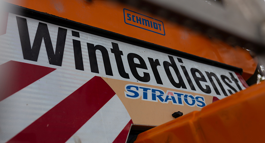 Es wird k&auml;lter und damit ist auch Nachtfrost wahrscheinlicher. Die Stra&szlig;en k&ouml;nnten morgens glatt sein. Der Winterdienst der St&auml;dtischen Betriebe Minden (SBM) ist darauf vorbereitet. Der Bereitschaftsdienst ist seit Mitte November eingeteilt.
