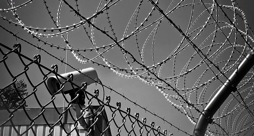 Einsatzkr&auml;fte der Polizei haben in den vergangenen Tagen zwei mit europ&auml;ischem Haftbefehl gesuchte Personen dingfestmachen k&ouml;nnen. Beide Personen (30, 47) sitzen nun in einer Haftanstalt und warten auf die weiteren rechtlichen Folgen.