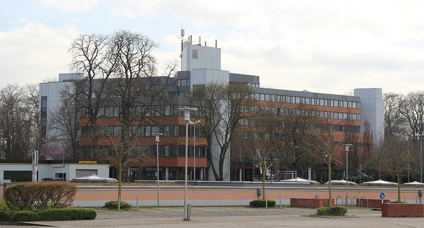 Der Kreis Minden-L&uuml;bbecke bietet Unternehmen im Kreisgebiet eine Fortbildung zum &bdquo;Pflegeguide&ldquo; an. Pflegeguides sind Ansprechpersonen im eigenen Betrieb, an die sich Besch&auml;ftigte mit Pflegeverantwortung wenden k&ouml;nnen. 