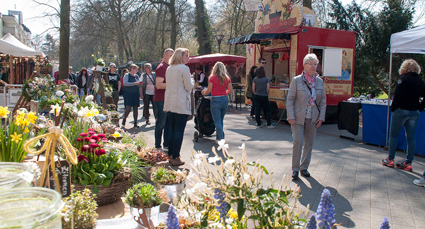 In altbew&auml;hrter Tradition k&ouml;nnen Besucher am 16. und 17. M&auml;rz von 11 bis 18 Uhr &uuml;ber den Fr&uuml;hjahrsmarkt in der Innenstadt schlendern. Gleichzeitig &ouml;ffnen die H&auml;ndler der Innenstadt am Sonntag ihre Gesch&auml;fte von 13 bis 18 Uhr.