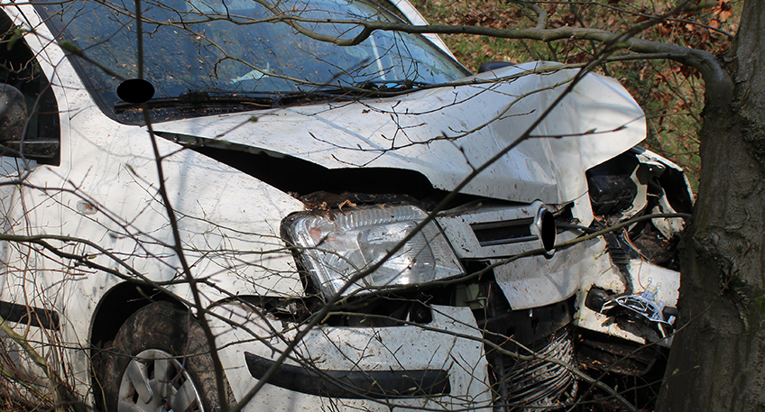 Bei einer Fahrt auf der B 61 (Forststra&szlig;e) hat am Dienstag eine aus Fahrtrichtung Petershagen kommende Autofahrerin auf ihrem Weg in Richtung Minden die Kontrolle verloren.