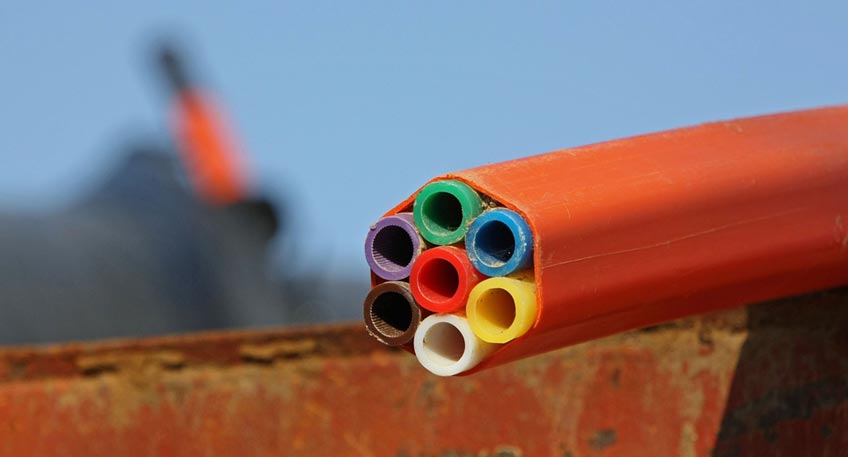 Deutschland hinkt beim Breitbandausbau hinterher. In NRW verf&uuml;gen bislang nur rund 30 Prozent der Haushalte &uuml;ber einen Glasfaseranschluss. Das &auml;ndert sich gerade, da aktuell verst&auml;rkt in vielen St&auml;dten und Gemeinden ausgebaut wird.