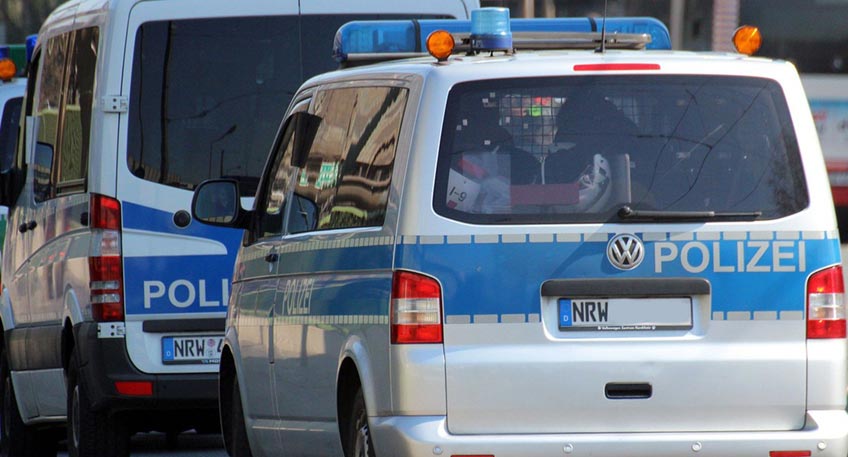 Zu einer Schl&auml;gerei in der Lahder Stra&szlig;e wurden in den fr&uuml;hen Abendstunden des Dienstags mehrere Streifenwagen entsandt. Vor Ort trafen die Beamten auf einen verletzten Mann. Von den Schl&auml;gern fehlte zun&auml;chst jede Spur.