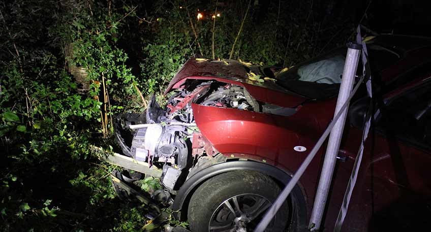 Gleich zweimal rückte die Polizei am Sonntag im Bereich von Petershagen zu einem Alleinunfall aus, weil Fahrzeugführer von ihrem Weg abkamen.