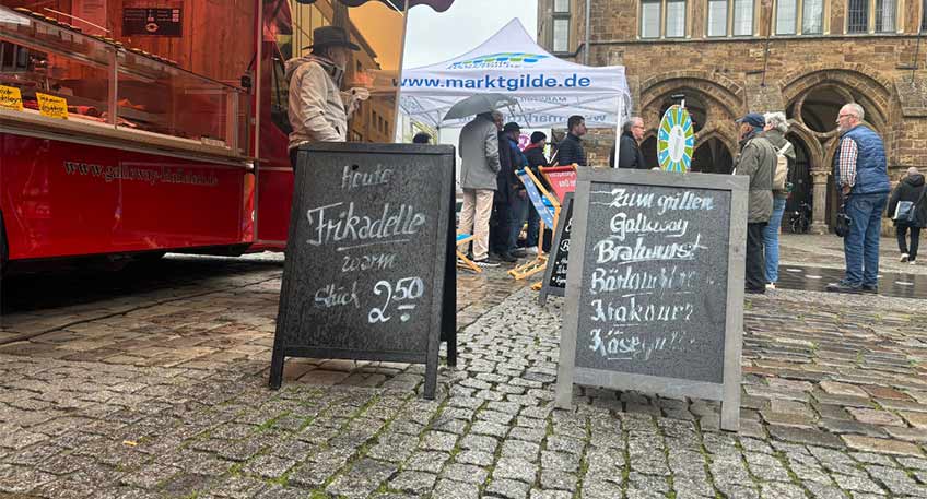 Aufgrund des Weihnachtsmarktes wird der Mindener Wochenmarkt vom 21. November 2024 bis zum 2. Januar 2025 vom Marktplatz auf den Martinikirchhof verlegt.