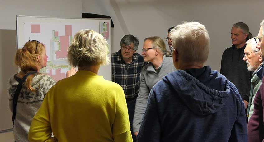 Über 30 Mindener nutzten am Montag (11. November) die Möglichkeit einen Blick auf den ersten Entwurf für die Neugestaltung des „Altstadtquartiers am Roten Gebäude“ in der Oberen Altstadt zu werfen.