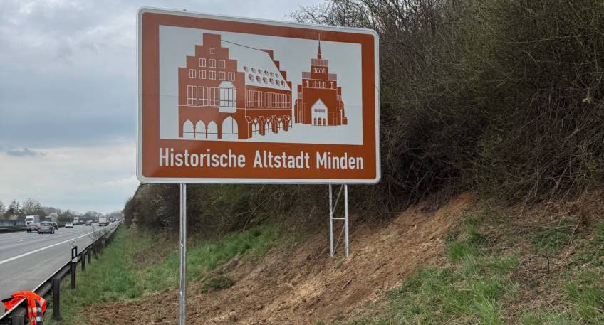 https://www.hallo-minden.de/data-minden/Archiv_Bilder/2025/202506_Juni/20250609_hallo_minden_minden_Autobahn-Tafel_Historische_Altstadt_Minden_Bildnachweis_Autobahn_GmbH.jpg