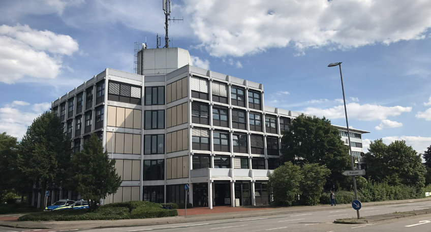 Auf der Kreuzung Paulinenstraße und Stiftstraße kollidierte am vergangenen Dienstag (22.07.) ein Radfahrer mit einem Auto. Nachdem man sich zunächst vor Ort austauschte, entfernte sich der Zweiradfahrer.