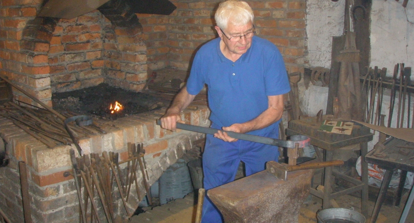https://www.hallo-minden.de/data-minden/Archiv_Bilder/2025/202508_August/20250826_hallo_minden_heimatverein_holzhausen_Schmied_Foto.jpg