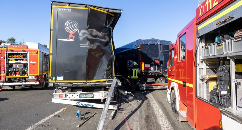 https://www.hallo-minden.de/data-minden/Archiv_Bilder/2025/202509_September/20250924_hallo_minden_freiwillige_feuerwehr_porta_unfall_2_lkw_2.jpg