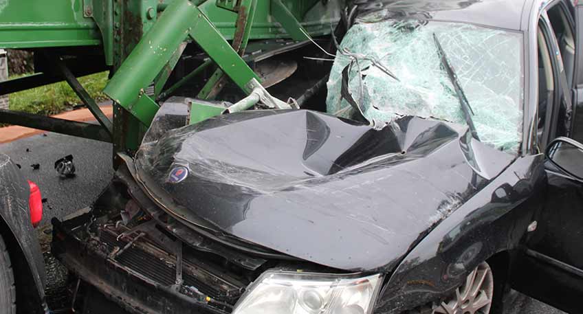 Zu einem schweren Verkehrsunfall wurden die Beamten am Mittwochmorgen nach Petershagen gerufen.