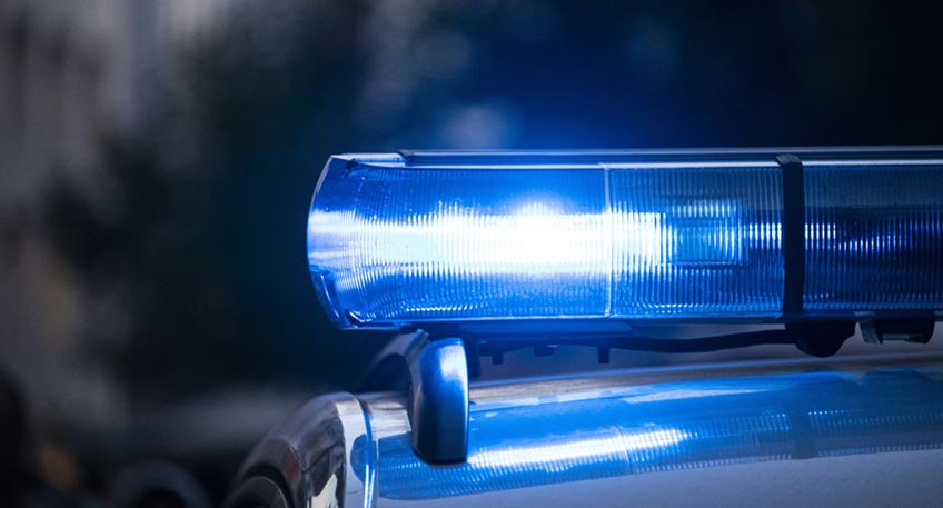 Eine auch für die Polizei nicht alltägliche Verkehrsunfallflucht ereignete sich in den Nachmittagsstunden des Mittwochs auf der Viktoriastraße. Ein Mercedes-Fahrer fuhr auf einen zivilen Streifenwagen der Polizei auf und flüchtete.