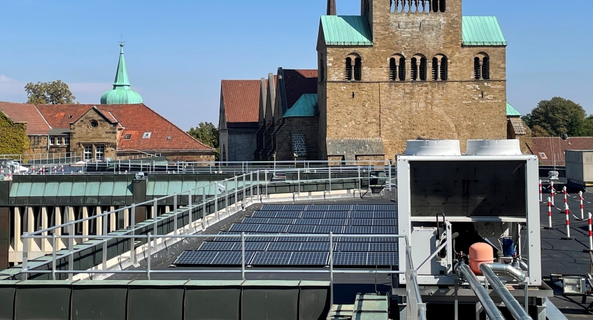 https://www.hallo-minden.de/data-minden/Archiv_Bilder/2025/202510_Oktober/20251018_hallo_minden_minden_PV-Anlage_auf_dem_Rathausdach_1.jpg