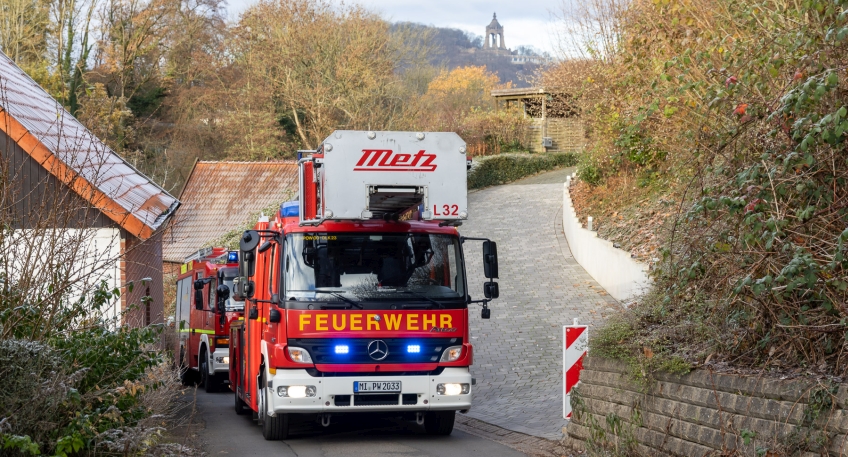 https://www.hallo-minden.de/data-minden/Archiv_Bilder/2025/202511_November/20251123_hallo_minden_feuerwehr_porta_verrauchung_pelletofen_horst.jpg