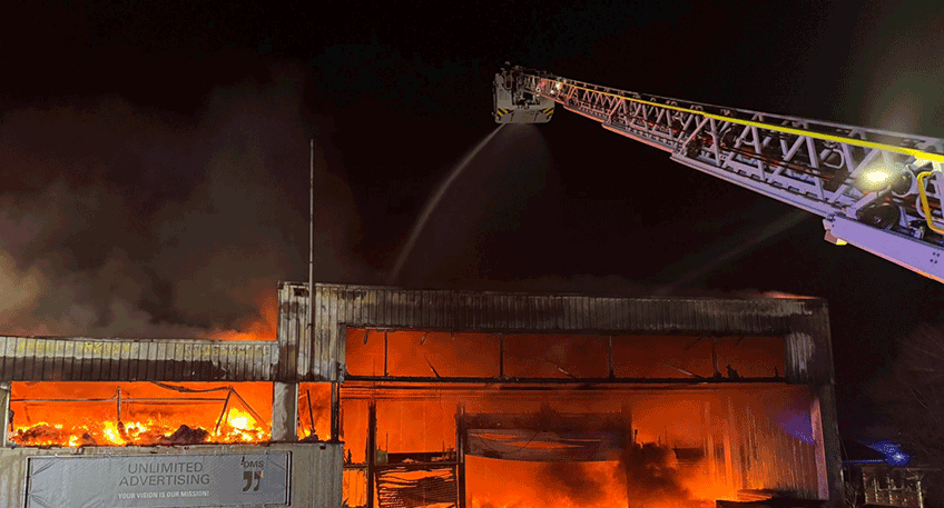 Nach dem Brand einer gr&ouml;&szlig;eren Halle mit starker Rauchentwicklung in der Schumannstra&szlig;e am 25. Januar 2026 gibt es keine weiteren Handlungsempfehlungen der Stadt Minden f&uuml;r die B&uuml;rgerinnen und B&uuml;rger. 
