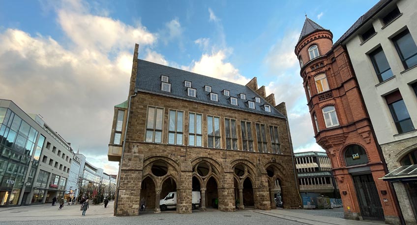 Nach leichten Anstiegen in den Vorjahren ist die Einwohnerzahl Mindens leicht gesunken. 398 Einwohner weniger registrierte die Statistikstelle der Stadtverwaltung im Vergleich vom 31. Dezember 2024 zum selben Stichtag 2025.