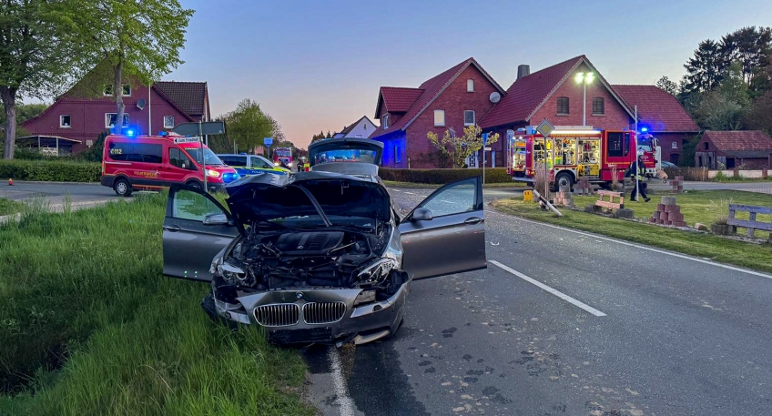 https://www.hallo-minden.de/data-minden/Archiv_Bilder/2026/202605_Mai/20260503_hallo_minden_feuerwehr_porta_vu_eingeklemmte_person.jpg