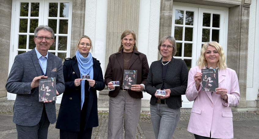 https://www.hallo-minden.de/data-minden/Archiv_Bilder/2026/202605_Mai/20260506_hallo_minden_bad_oeynhausen_theater_neue_spielzeit.jpg