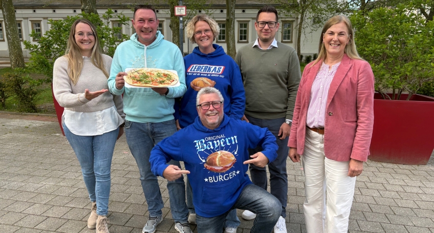 https://www.hallo-minden.de/data-minden/Archiv_Bilder/2026/202605_Mai/20260517_hallo_minden_bad_oeynhausen_Schlemmerabendmarkt_C_M_Hingsen.jpg