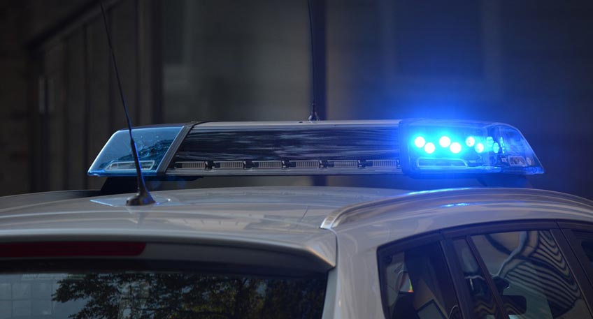 Infolge der Kollision mit einer Kehrmaschine erlag in den fr&uuml;hen Morgenstunden des Mittwochs ein Kradfahrer seinen schweren Verletzungen. Das Verkehrsunfallteam der Polizei Paderborn hat die Ermittlungen aufgenommen.