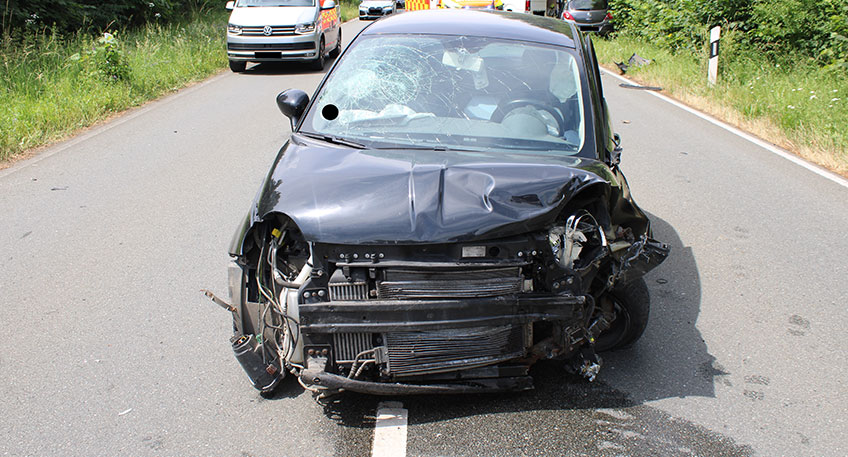 Auf der L&uuml;bbecker Stra&szlig;e ist es am Dienstagmittag im Streckenabschnitt zwischen Haddenhausen und Rothenuffeln zu einem schweren Verkehrsunfall gekommen.