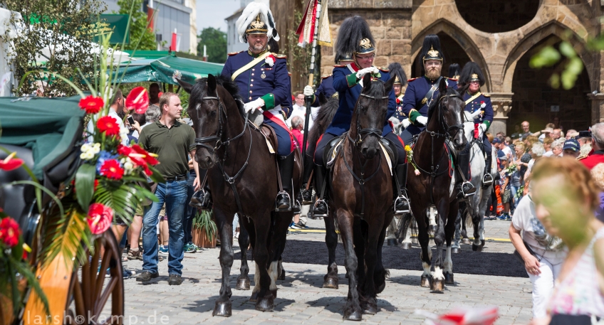 https://www.hallo-minden.de/data-minden/Archiv_Bilder/2026/202607_Juli/20260712_hallo_minden_freischiessen_Parademarsch_am_Samstag_her_die_Eskadron.jpg
