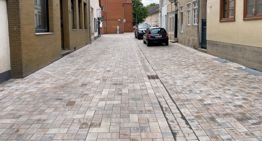 https://www.hallo-minden.de/data-minden/Archiv_Bilder/2026/202607_Juli/20260712_hallo_minden_minden_Groere_Flachen_sind_barrierefrei_gepflastert_1.jpg