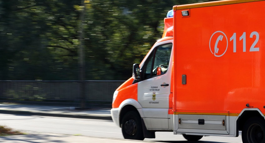 Ein 81 Jahre alter Pedelec-Fahrer hat bei einem Verkehrsunfall an der Ecke Bergkirchener Stra&szlig;e / Friedhofstra&szlig;e am Dienstagabend schwere Verletzungen erlitten.