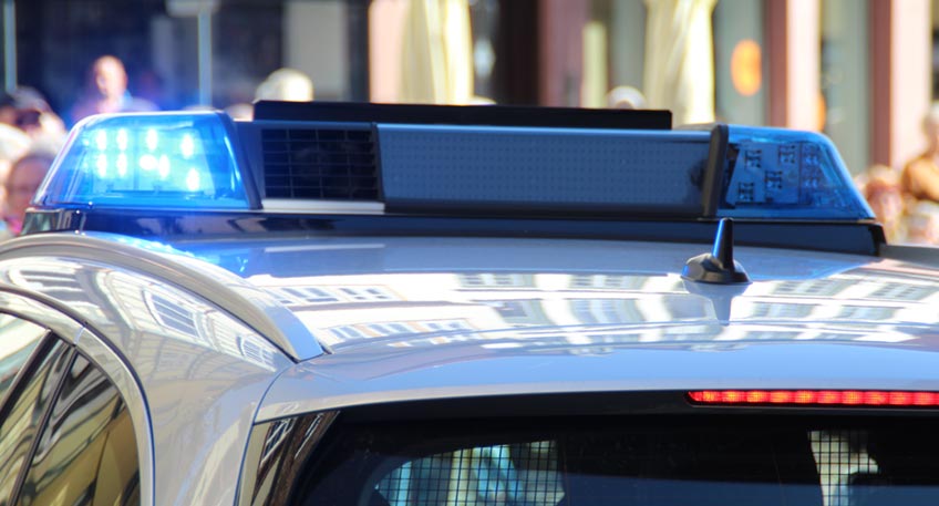 Am Montagnachmittag gegen 16:00 Uhr erhielt die Polizei-Leitstelle Minden von Passanten den Hinweis auf eine offensichtlich psychisch auff&auml;llige Person, die mit einem Messer im Bereich der Bad Oeynhausener Innenstadt unterwegs sein soll.