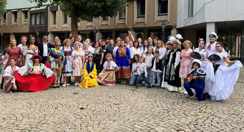https://www.hallo-minden.de/data-minden/Archiv_Bilder/2026/202609_September/20260926_hallo_minden_minden_Eroffnung_der_IKW__Alle_Tanzer_innen.jpg
