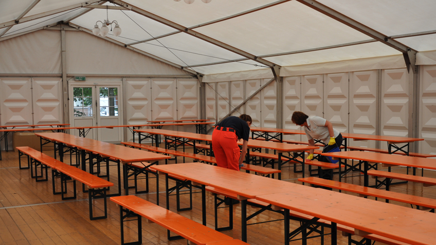 Weitere 150 Asylsuchende werden in einem Zelt untergebracht 