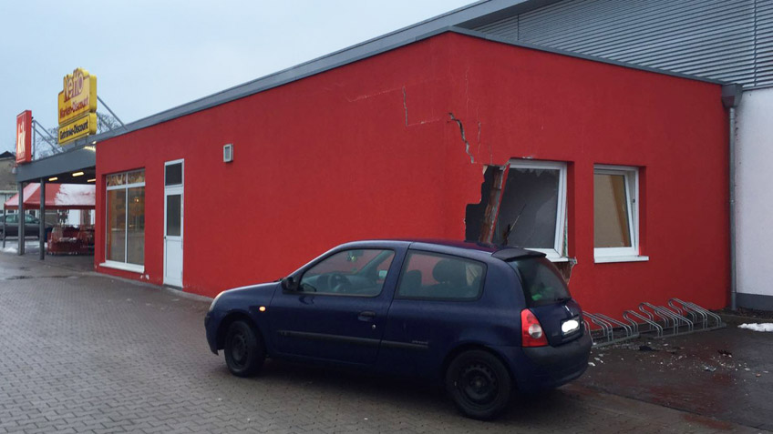 20160123-hallo-minden-lkw-rammt-netto-supermarkt-in-dankersen-eisregen 20160123-hallo-minden-lkw-rammt-netto-supermarkt-in-dankersen-eisregen