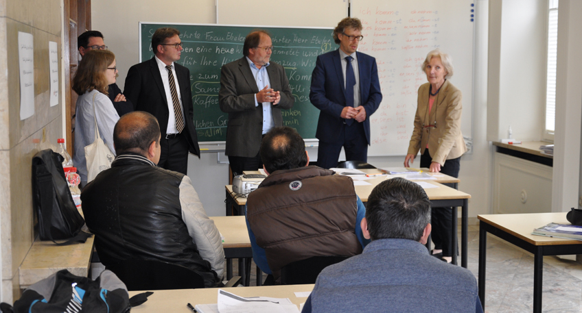 Flüchtlings-Sprachkurse in Strothmann-Villa Flüchtlings-Sprachkurse in Strothmann-Villa